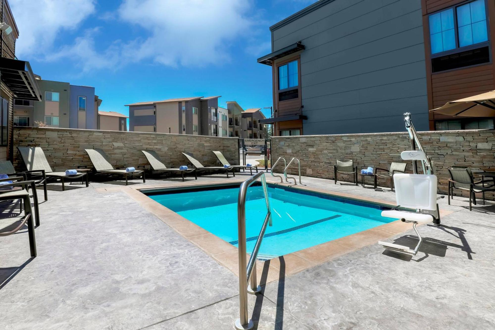 Springhill Suites By Marriott Truckee Lake Tahoe Exterior photo