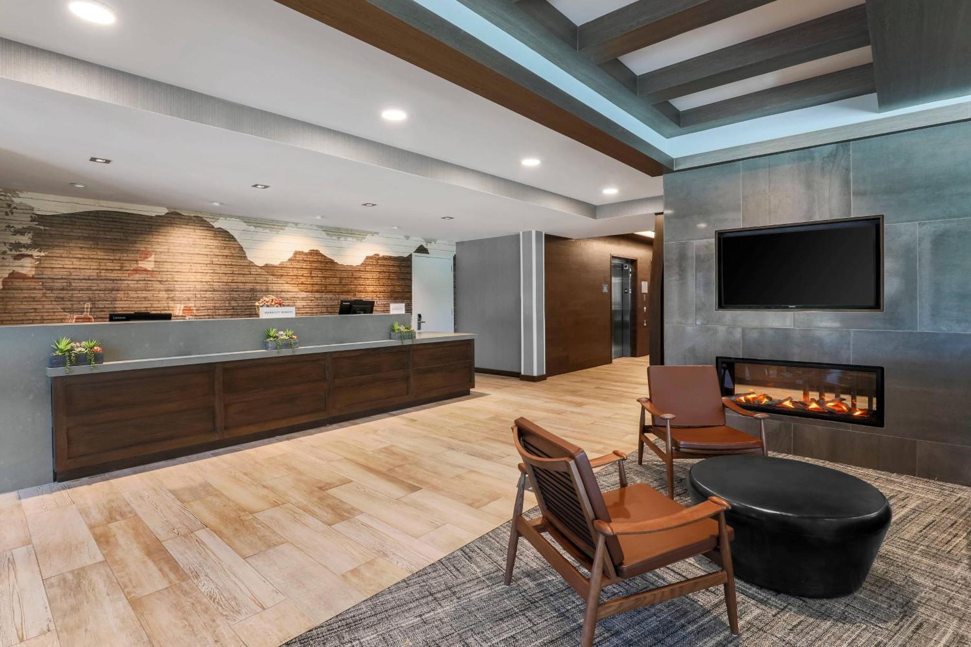 Springhill Suites By Marriott Truckee Lake Tahoe Exterior photo